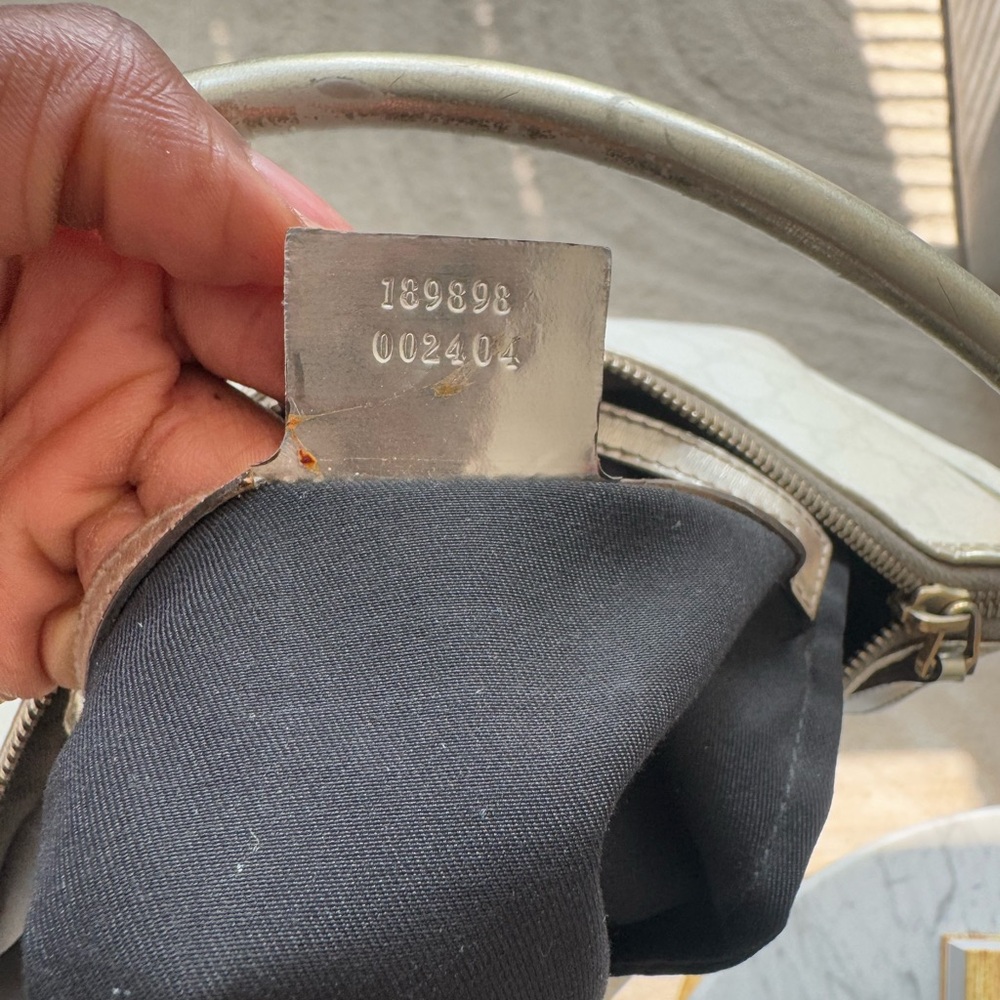 Gucci Shoulder Bag in White and Silver - Picture 8 of 9